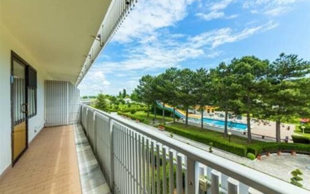 Lastochka Resort