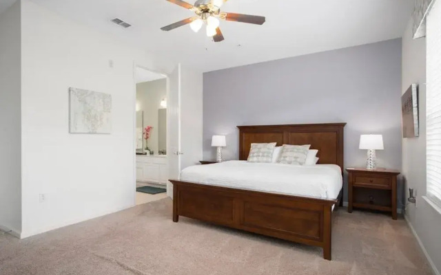Luxury Oasis 3 Bedroom Condo by RedAwning