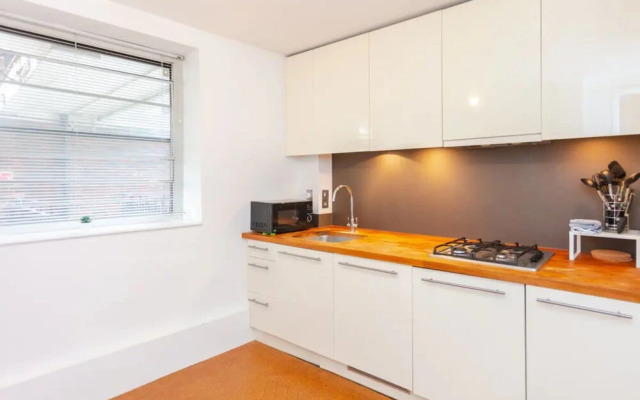 Peaceful 2 Bedroom Apartment in Central London