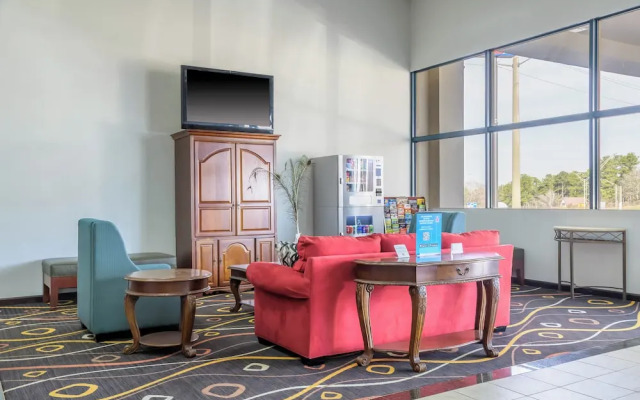 Super 8 Motel - Forsyth