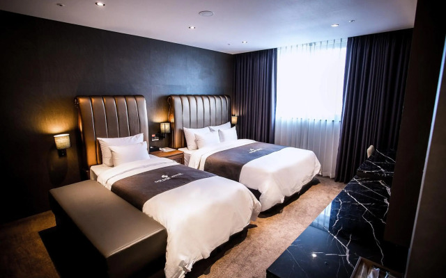 Golden Business Hotel