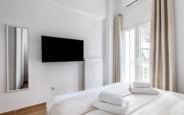 Les Nuances de Blue 1-BR Apt in Athens