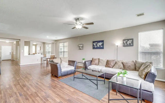 Spacious Houston Home w/ Pool Access, Fenced Yard!
