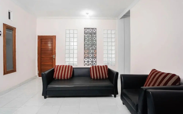 Falisha Homestay Syariah by OYO Rooms