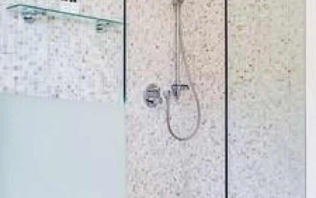 Beachy Apartment w Pool Ocean Views Beach Steps