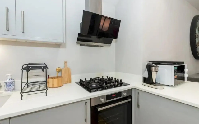 2-bed House in Reading-near Town-sleeps 4