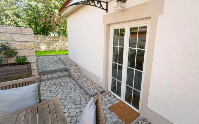 Neu - Privatsphäre im Kutscherhaus der Villa Golding