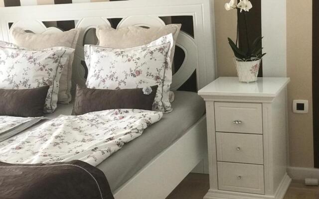 Lux new white apartment