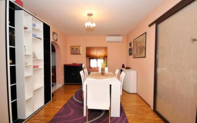 Apartment Albina