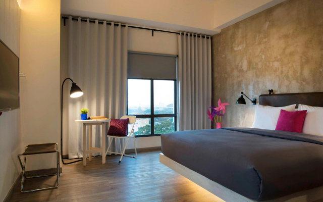 Moxy Bandung – Guest Rooms – Bandung