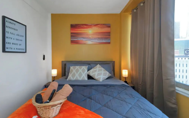 Spacious 3BR DTWN Condo with Pool