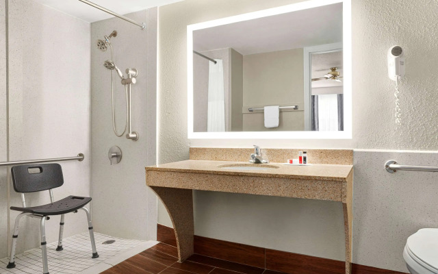 Days Inn by Wyndham Demopolis