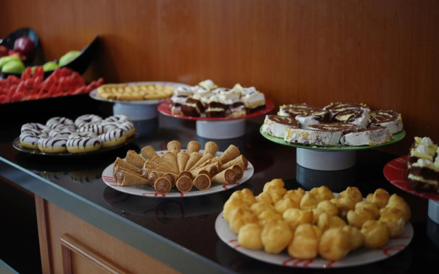 Perla Plaza Hotel