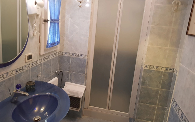 Villa Liberty il Lauro Bed and Breakfast