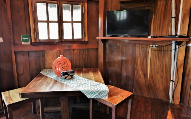 Boom Shiva Boutique Hotel & Restaurant
