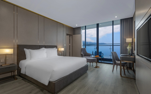 Le Sands Oceanfront Danang Hotel