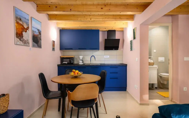Modern Apartment Near the Beach