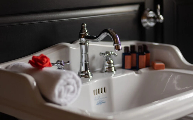 Warsaw Grójecka by Renters Prestige