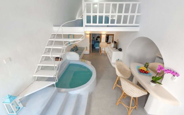Fira White Residence