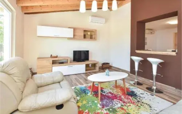 Four Bedroom Holiday Home In Kastel Sucurac
