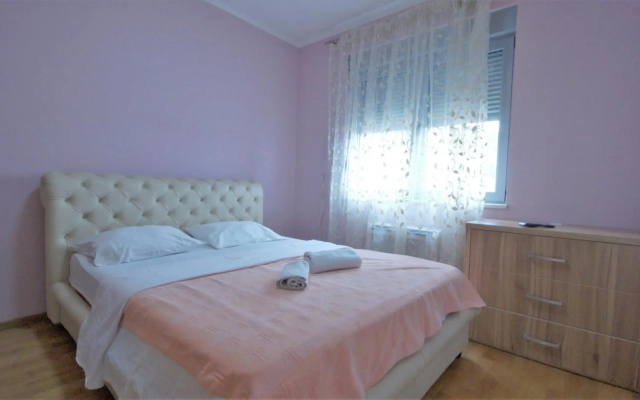 M&L Lux 3-bedroom apartment (sea view)