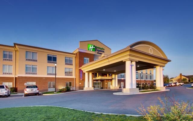 Holiday Inn Express & Suites Lancaster East - Strasburg, an IHG Hotel