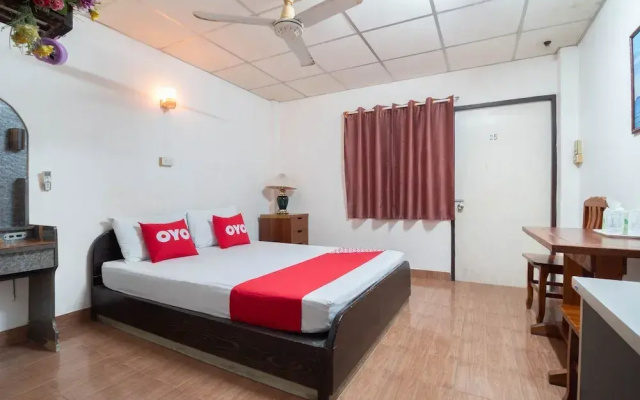 OYO 654 Samanmit Inn Hotel