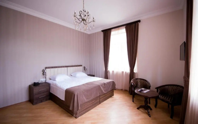 Royal Palace Hotel