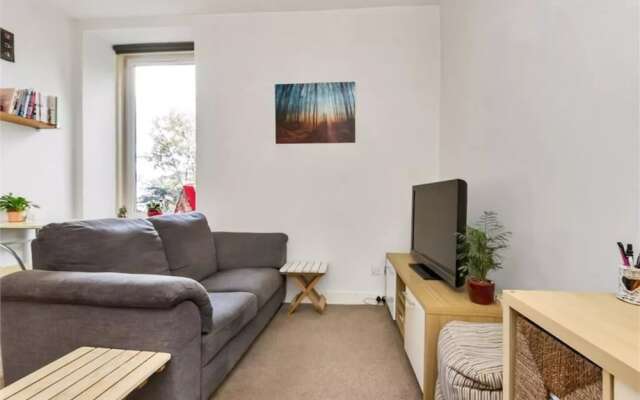 1 Bedroom Flat In Dalry