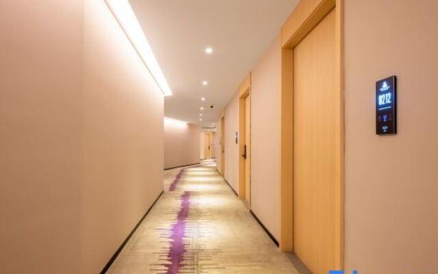 Shangjing Hotel (Lovers Road Beach Bathing Beach City Balcony Branch)