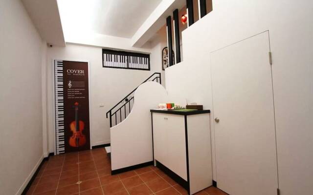 Little Pianist Hostel