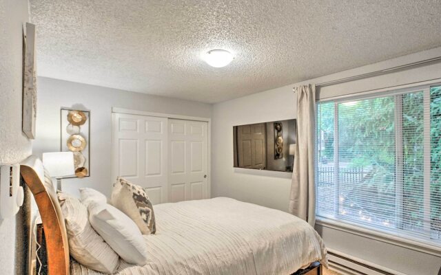 Lakewood Retreat: Access Nature & Urban Sites