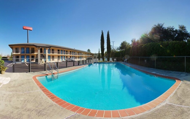 Travelodge by Wyndham Alachua