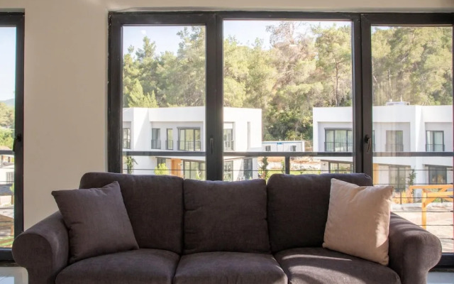 Modern Flat w Garden 5 min to Beach in Milas