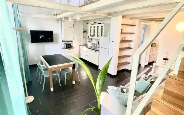 Cozy Loft Marina View