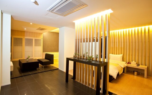 Yuwon Hotel