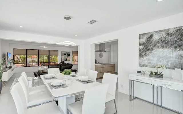 Heated Private Pool 4BR Modern home