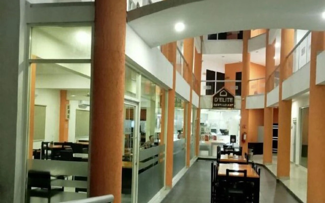 Hotel Plaza Elite