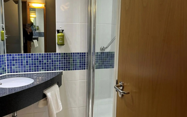Holiday Inn Express London-Epsom Downs by IHG