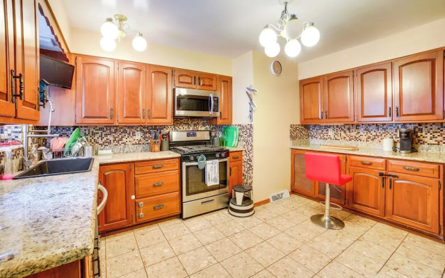 Spacious Pittsburgh Rental: Walk to Frick Park!