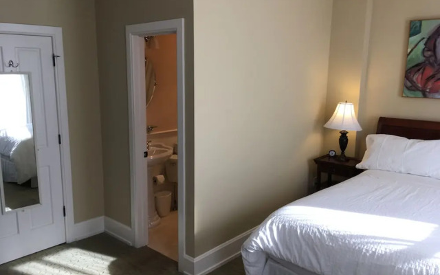 Tawsty Flower - Haines Suites