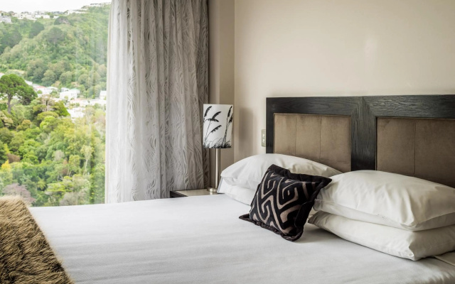 Bolton Hotel – Guest Rooms – Wellington
