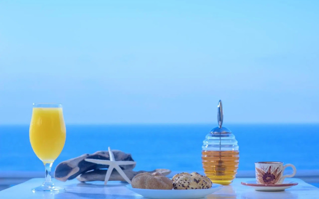 Cavos Bay Hotel and Studios
