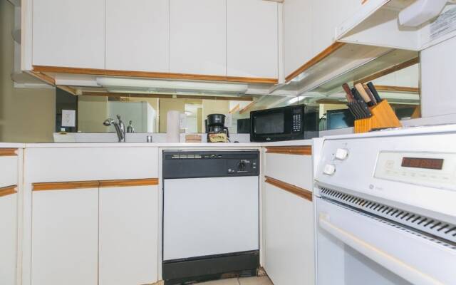 Ilikai Tower One Bedroom Lagoon View Waikiki Condos With Lanai & Free Wifi