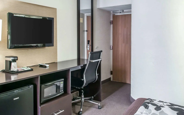 Отель Garner Albuquerque Airport by IHG