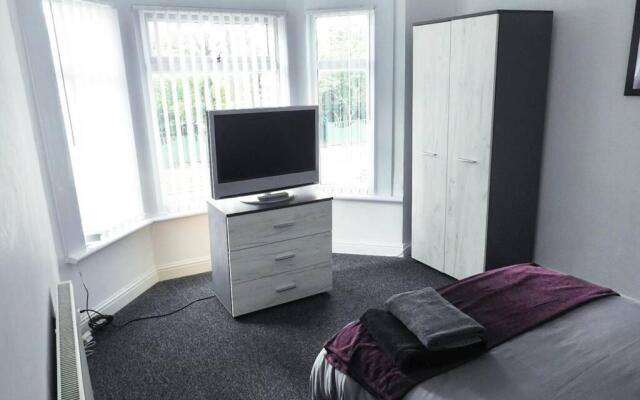 Outstanding and Spacious modern 4 bedroom house