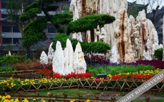 Hualongcheng Hotel