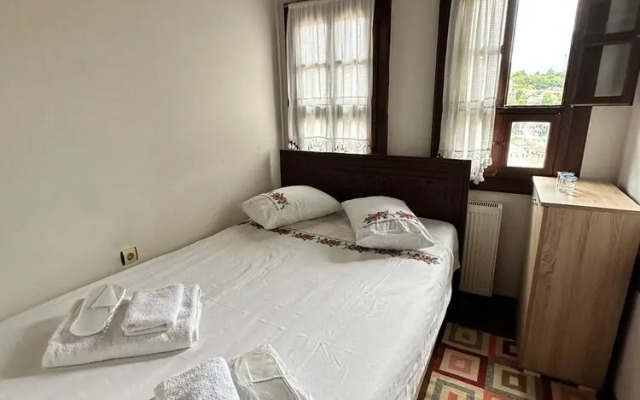Semra Hanım Konagi