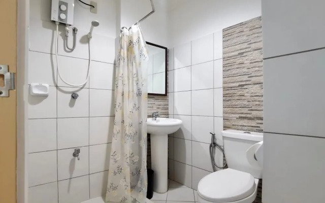 Den Den Guesthouse