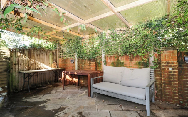 7 Daltons Place
